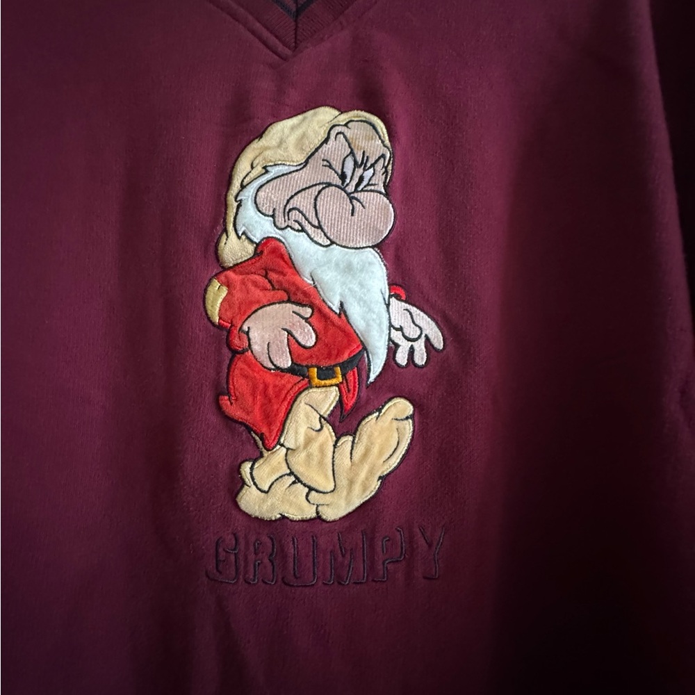 Disney Sweatshirt Crewneck Grumpy Dwarf Snow White Size XL Cotton Blend - Picture 2 of 14